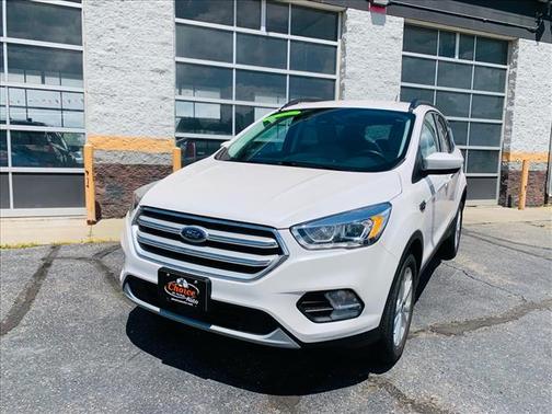 White Platinum Clearcoat Metallic 2018 Ford Escape SEL