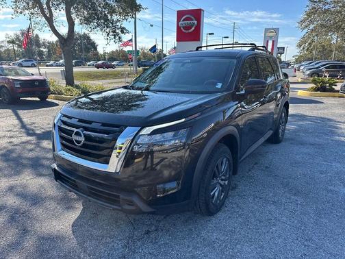 2024 Nissan Pathfinder SV FWD