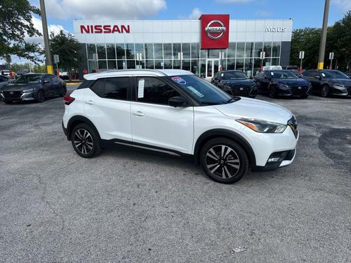2019 Nissan Kicks SR