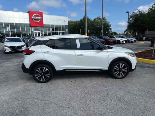 2019 Nissan Kicks SR