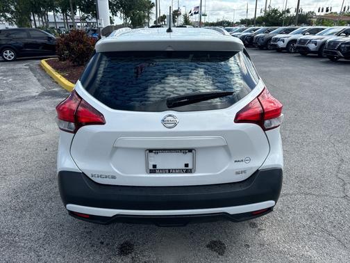 2019 Nissan Kicks SR