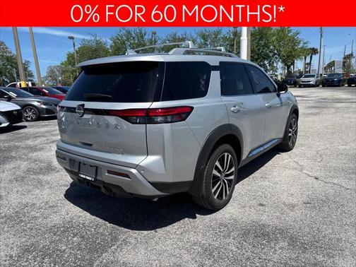 2025 Nissan Pathfinder Platinum FWD