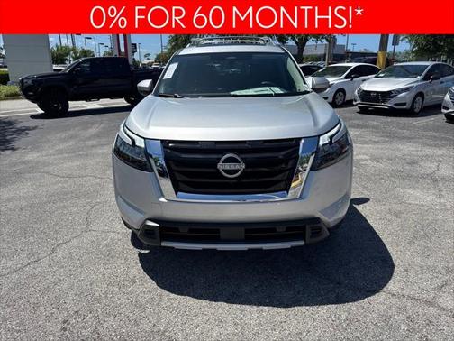 2025 Nissan Pathfinder Platinum FWD