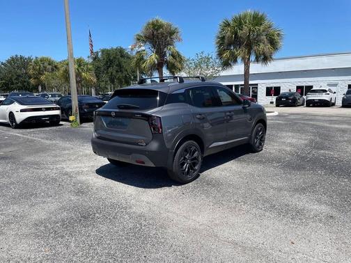 2025 Nissan Kicks SR