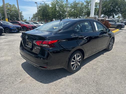 2023 Nissan Versa 1.6 S