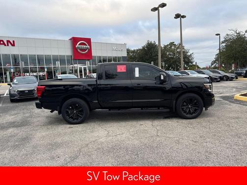 2023 Nissan Titan SV