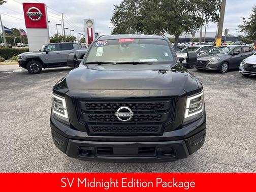 2023 Nissan Titan SV