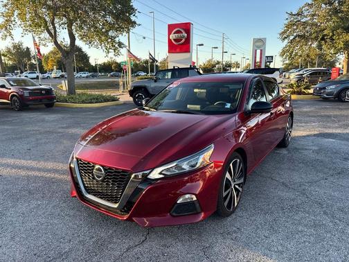 2020 Nissan Altima SR FWD