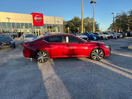 2020 Nissan Altima SR FWD