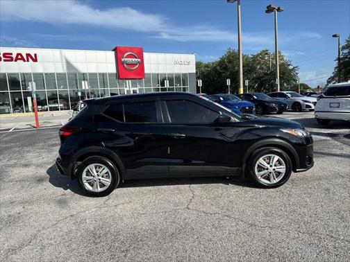 2022 Nissan Kicks S