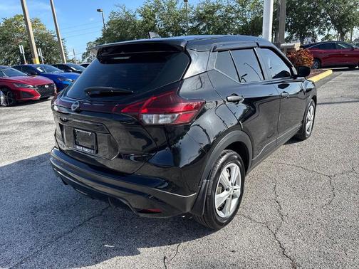 2022 Nissan Kicks S