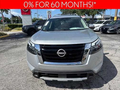 2025 Nissan Pathfinder SL FWD
