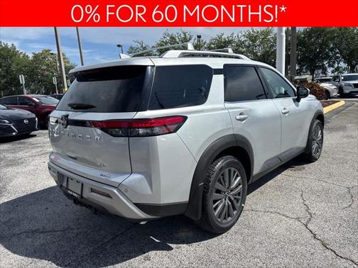 2025 Nissan Pathfinder SL FWD