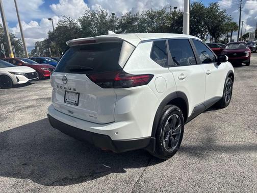2026 Nissan Rogue SV
