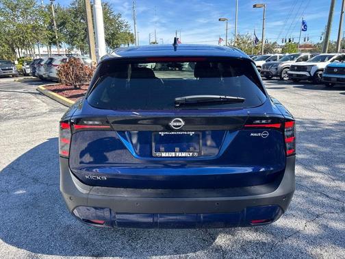 2025 Nissan Kicks SV