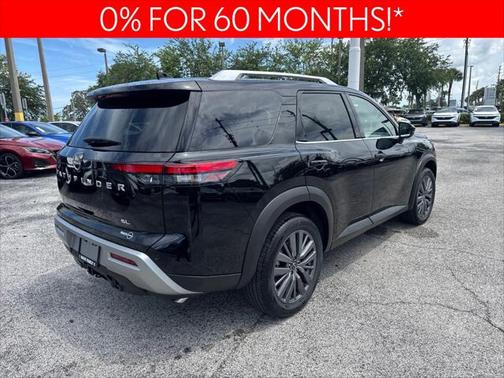 2025 Nissan Pathfinder SL FWD