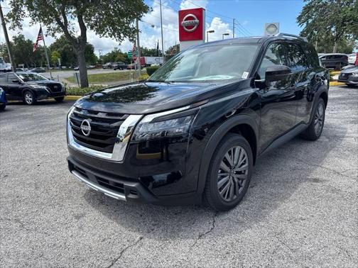 2025 Nissan Pathfinder SL FWD