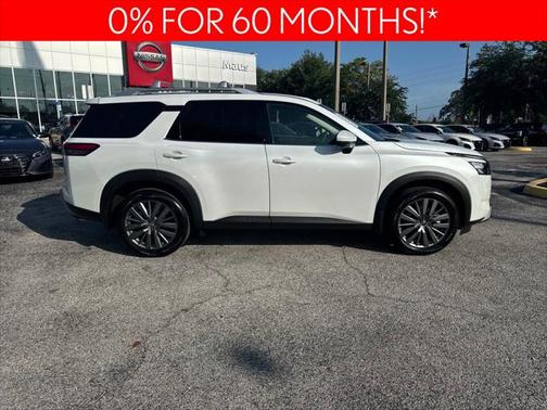 2025 Nissan Pathfinder SL FWD