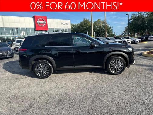 2025 Nissan Pathfinder SL FWD