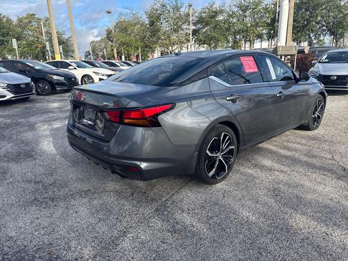 2025 Nissan Altima SR FWD