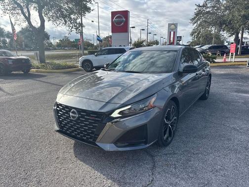 2025 Nissan Altima SR FWD