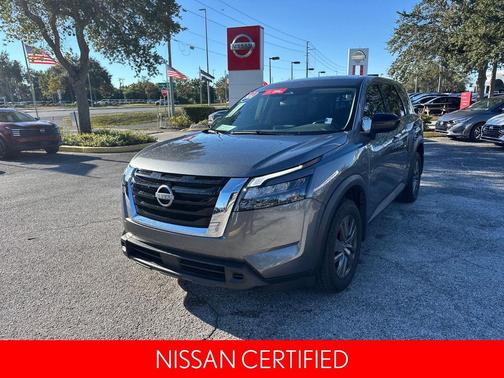 2024 Nissan Pathfinder S
