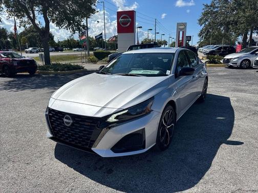 2025 Nissan Altima SR FWD