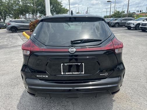 2024 Nissan Kicks S