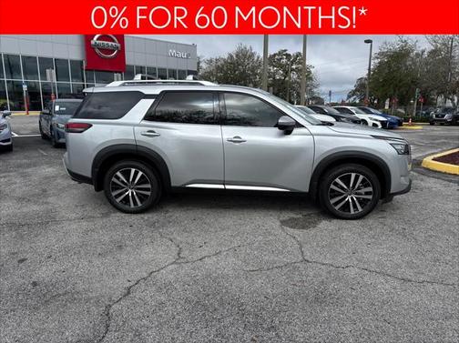 2025 Nissan Pathfinder Platinum FWD