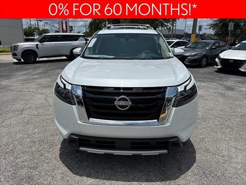 2025 Nissan Pathfinder Platinum FWD