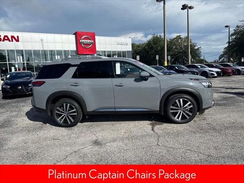 2023 Nissan Pathfinder Platinum FWD