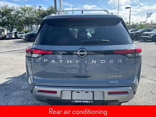 2023 Nissan Pathfinder Platinum FWD