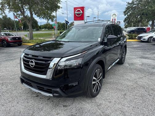 2025 Nissan Pathfinder Platinum FWD