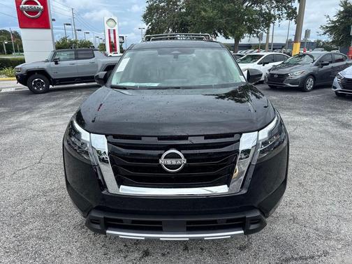 2025 Nissan Pathfinder Platinum FWD