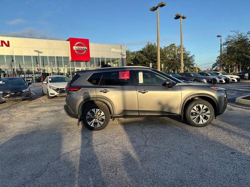 2021 Nissan Rogue SV