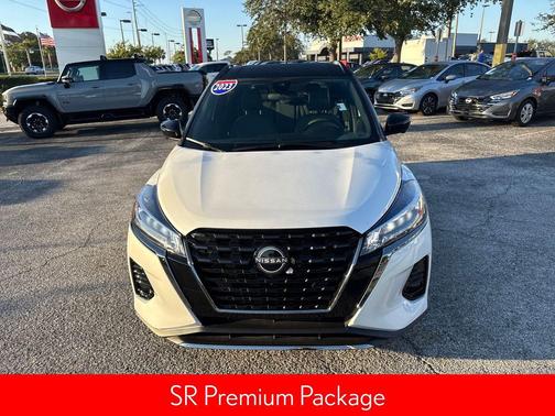 2023 Nissan Kicks SR
