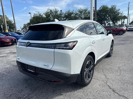 2025 Nissan Murano SL