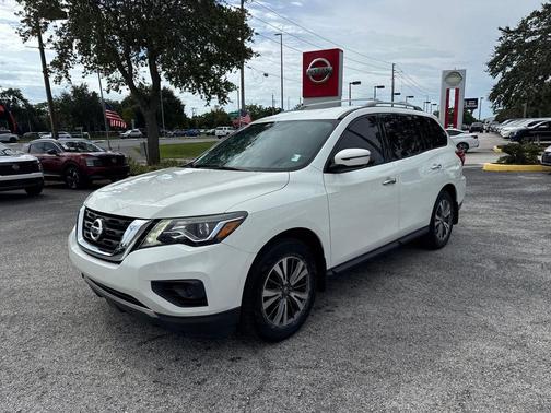 2017 Nissan Pathfinder S