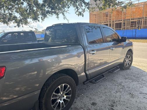 2021 Nissan Titan SV