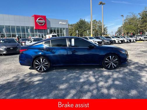 2022 Nissan Altima SR FWD