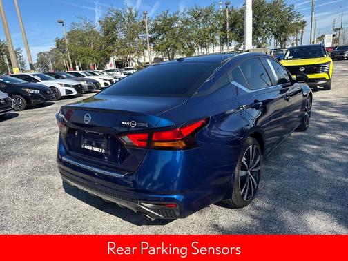 2022 Nissan Altima SR FWD