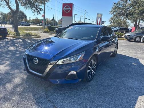 2022 Nissan Altima SR FWD