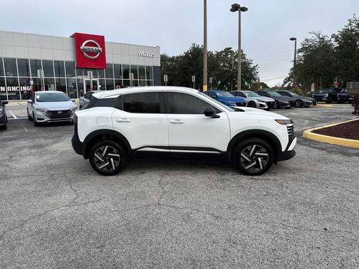 2026 Nissan Kicks SV