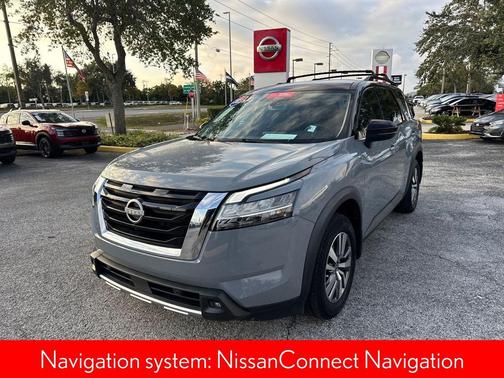 2023 Nissan Pathfinder SL FWD
