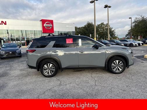 2023 Nissan Pathfinder SL FWD