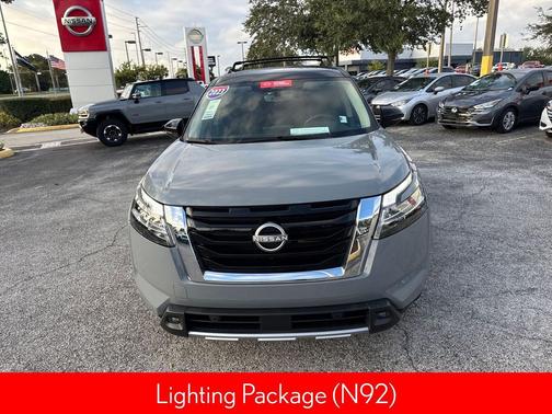 2023 Nissan Pathfinder SL FWD