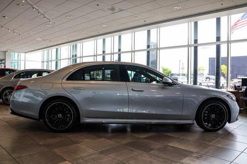 Cirrus Silver Metallic 2026 Mercedes-Benz S-Class 4MATIC