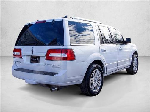 2013 Lincoln Navigator Base