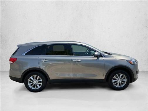 Titanium Silver 2017 Kia Sorento LX