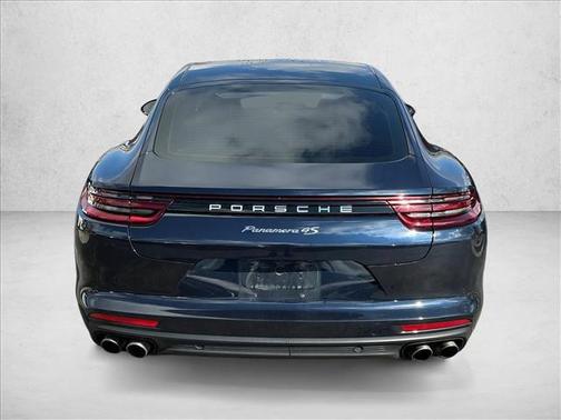 2018 Porsche Panamera 4S